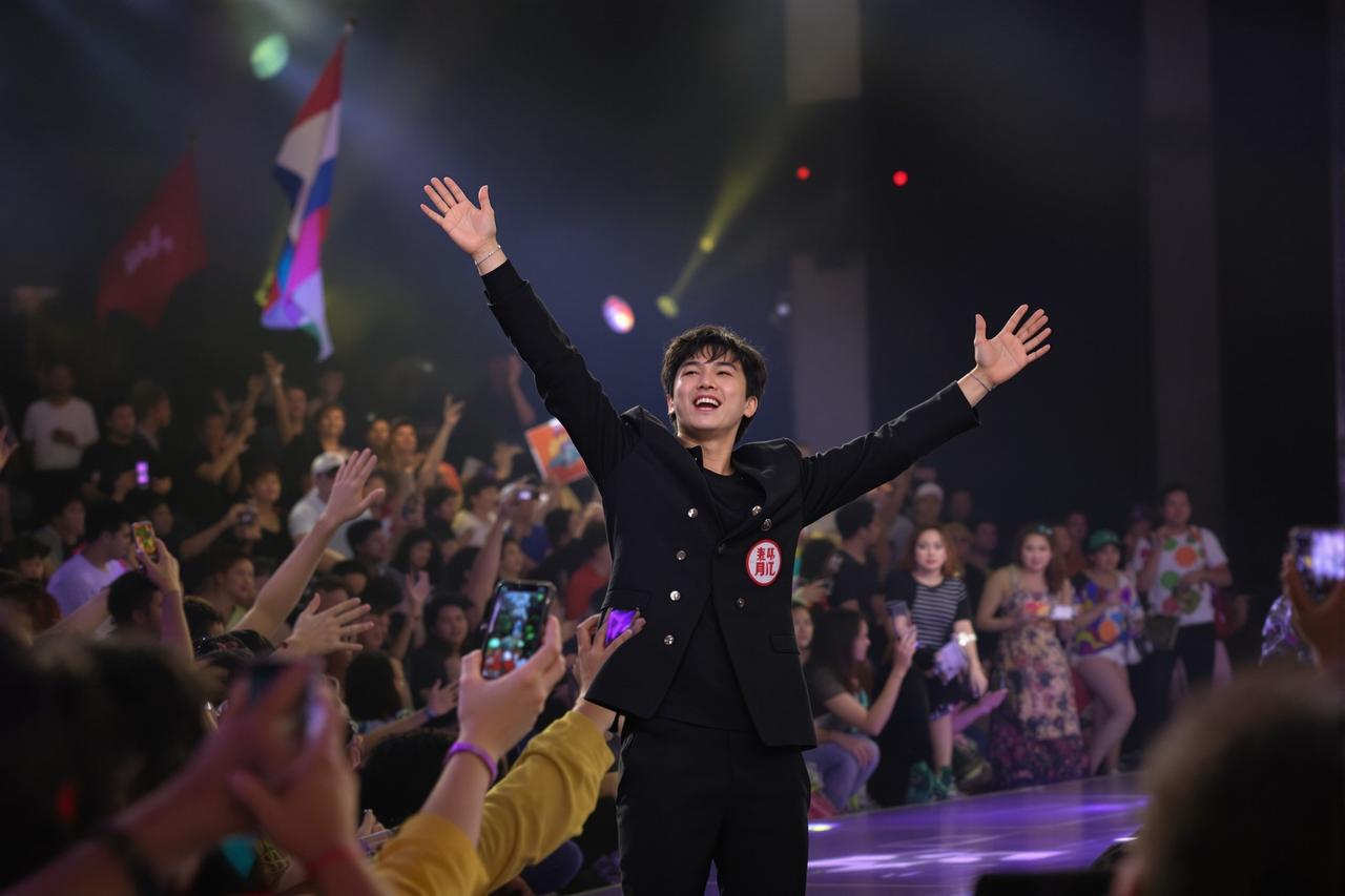 海角视频影迷见面会圆满举行，万名粉丝热情参与